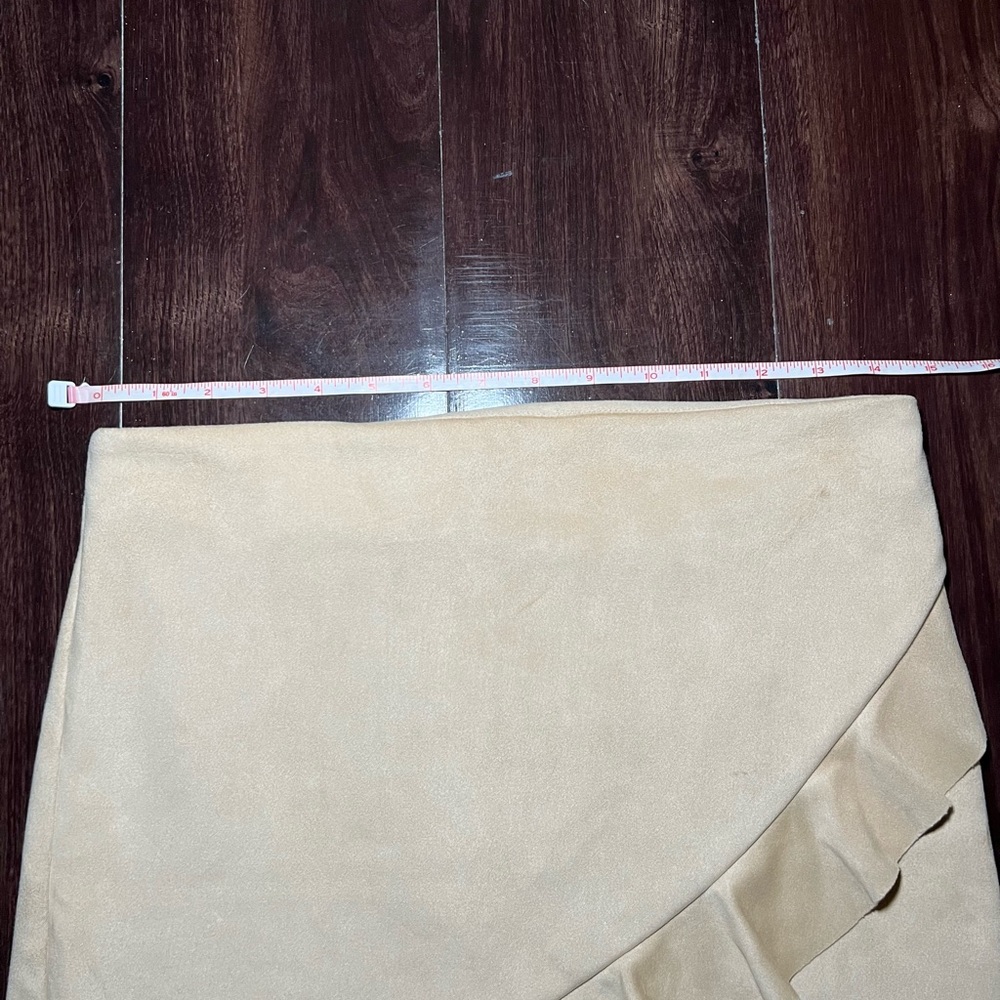 Naked Zebra Cream Suede Ruffle Mini Skirt Size Small - Picture 5 of 9